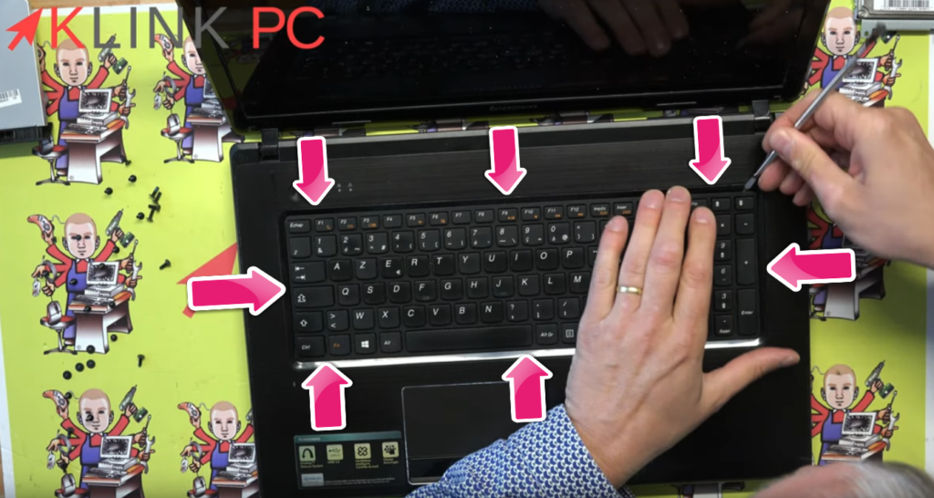 Remoção do teclado, declinando os picos nas bordas com a ajuda da ferramenta