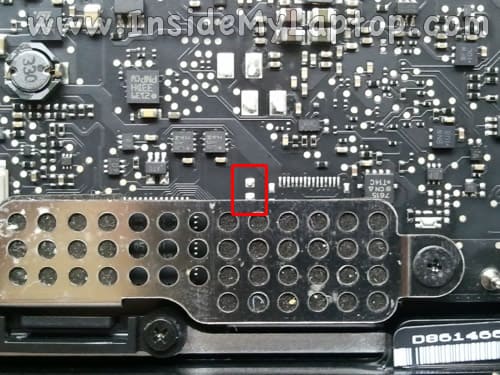06-MacBook-Pro-15-Early-Late-2011-power-on-pads