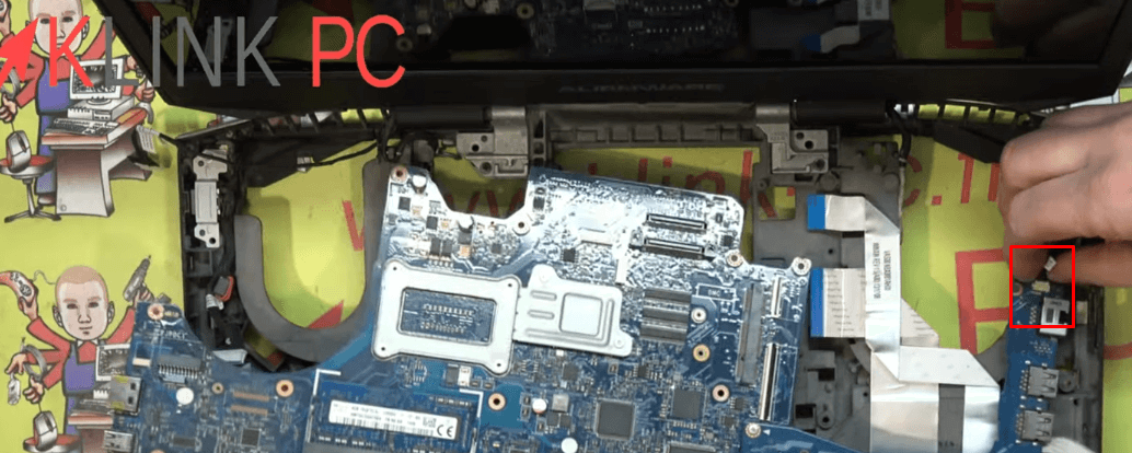 Comment démonter un PC portable Alienware 17 P18E